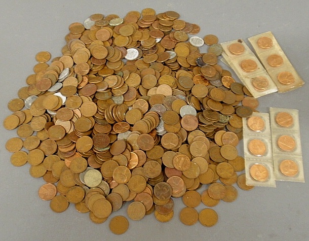 Appraisal: - Large group of vintage pennies some early s to