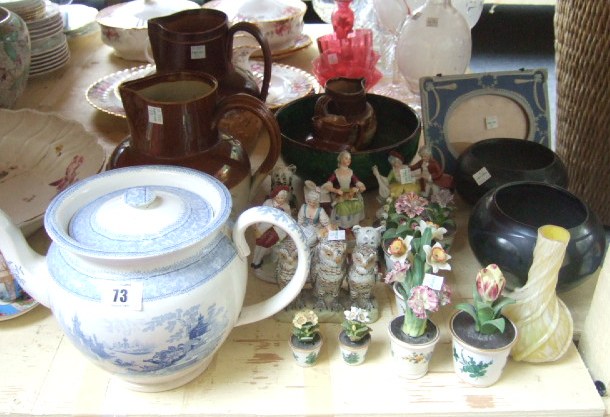 Appraisal: A quantity of ceramics including an ironstone china teapot decorated