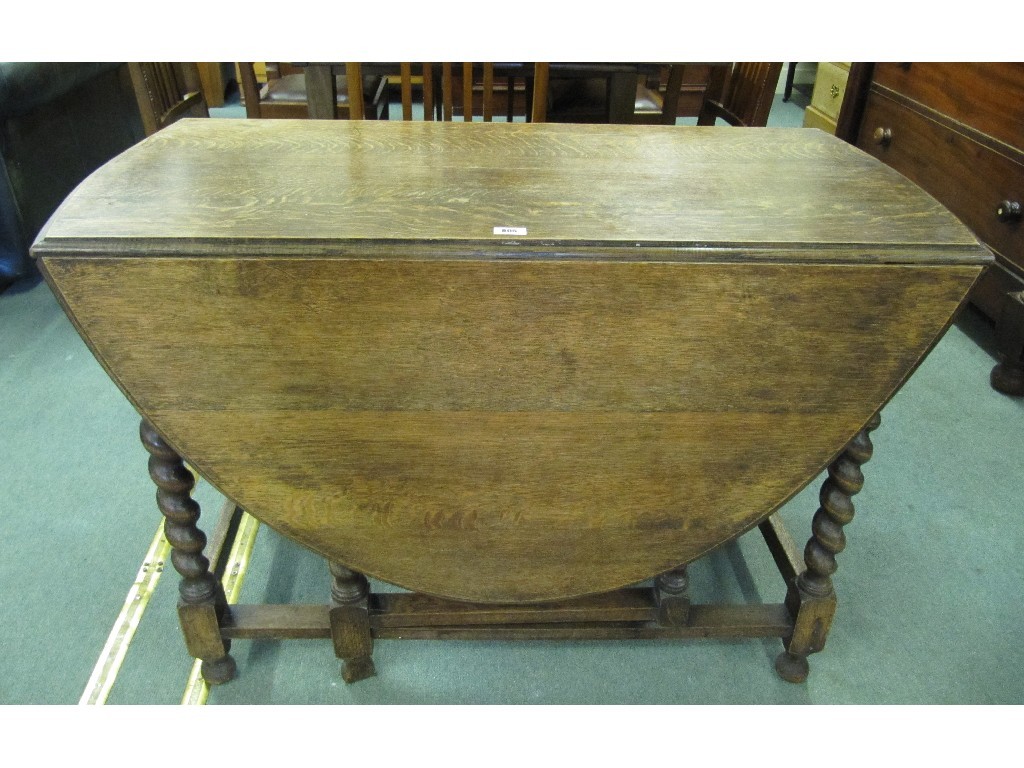 Appraisal: Victorian oak gateleg dining table