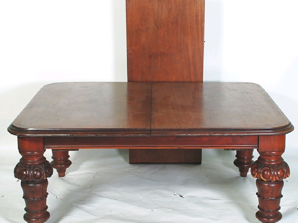 Appraisal: LARGE VICTORIAN WALNUTWOOD EXTENDING DINING TABLE OBLONG WITH MOULDED EDGE