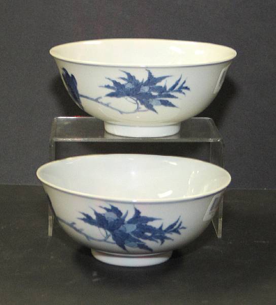 Appraisal: A pair of blue and white porcelain bowls Each painted