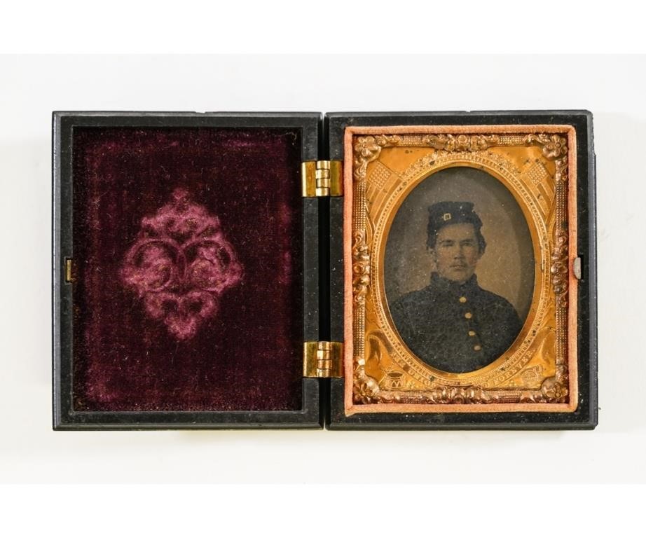 Appraisal: Tintype of a Civil War Union soldier the gold colored