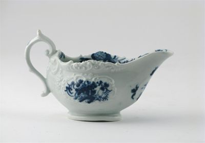 Appraisal: A good Worcester blue and white sauceboat painted with the