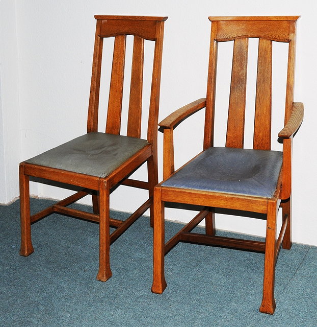 Appraisal: A SET OF FIVE LIBERTY CO OAK DINING CHAIRS each