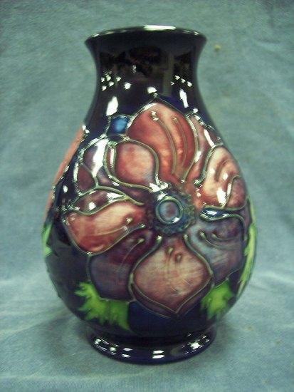 Appraisal: An Anemone pattern small pear shaped vase of deep blue