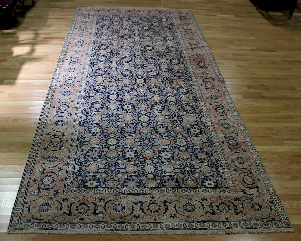 Appraisal: Vintage and Fine Quality Hand Woven Sarouk Style Carpet Great