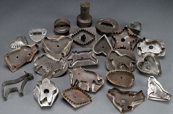 Appraisal: A GROUP OF PRIMITIVE TIN COOKIE CUTTERS A GROUP OF