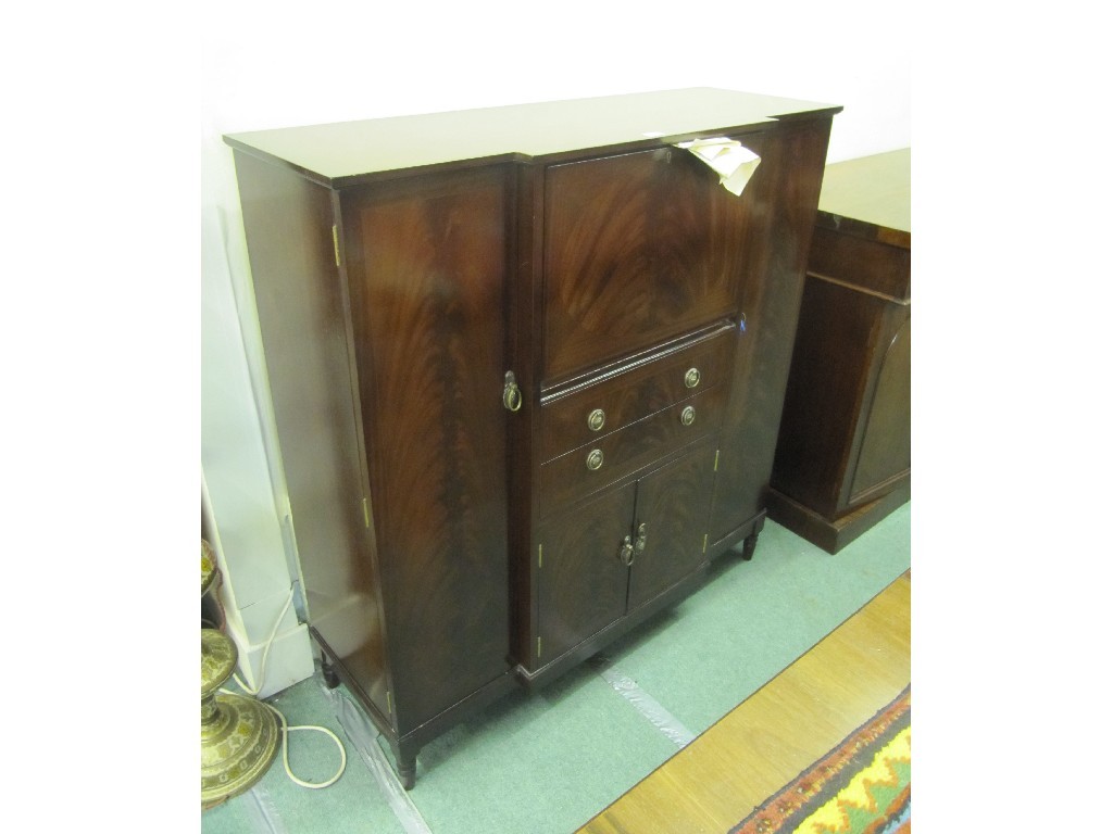 Appraisal: Reproduction cabinet