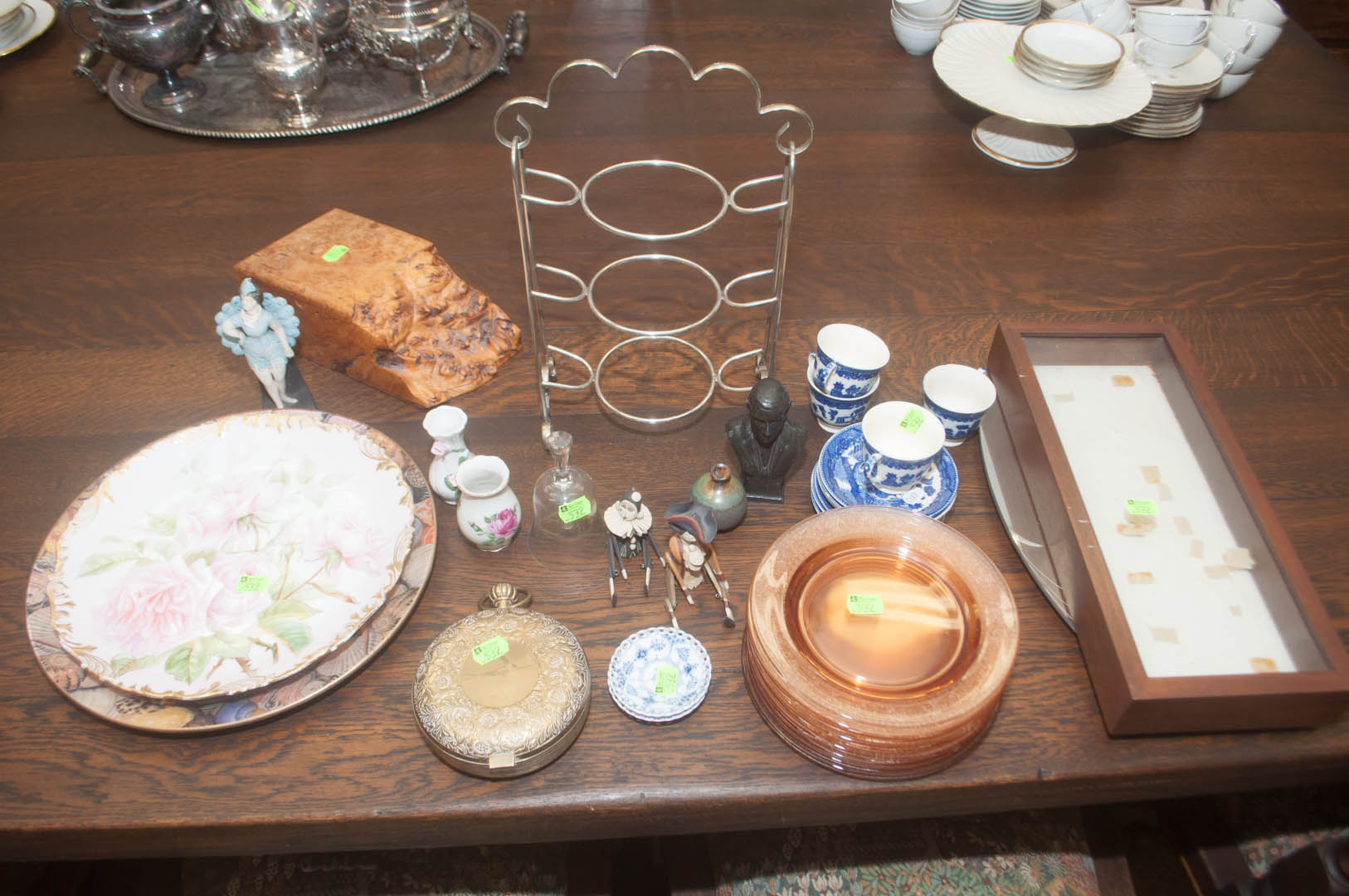 Appraisal: Assortment of decorative items including chinaware glass plates figurines puzzle