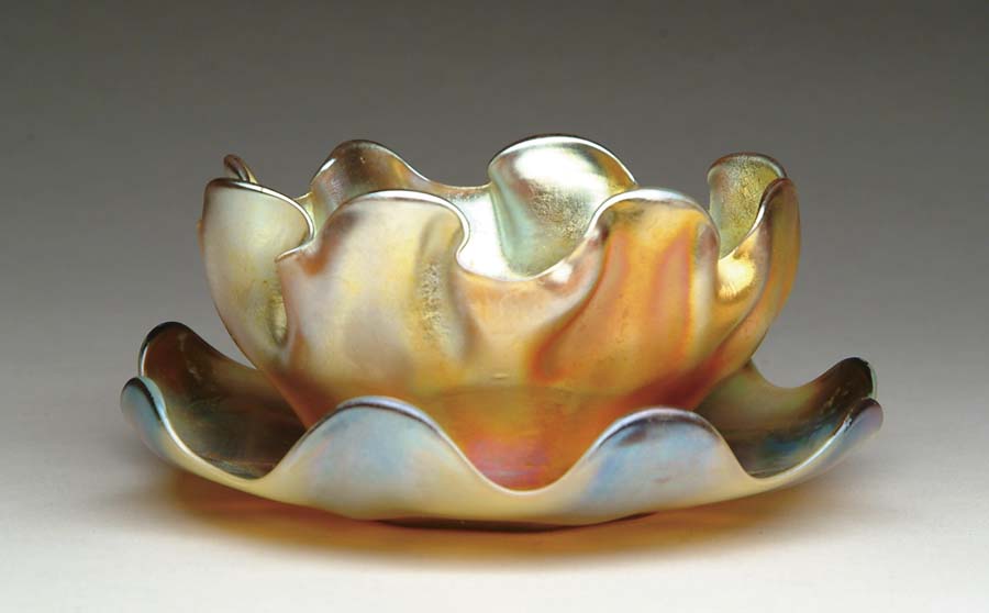 Appraisal: TIFFANY FINGERBOWL AND PLATE Gorgeous Tiffany fingerbowl and underplate has