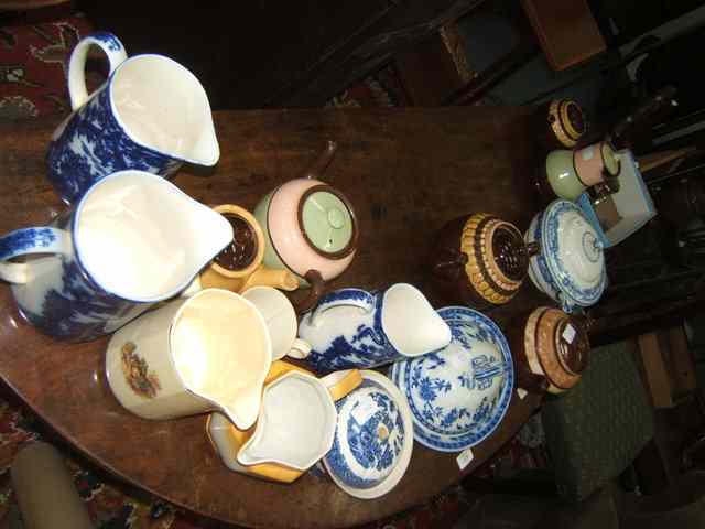 Appraisal: A BLUE AND WHITE MINTONS TUREEN AND COVER decorated with