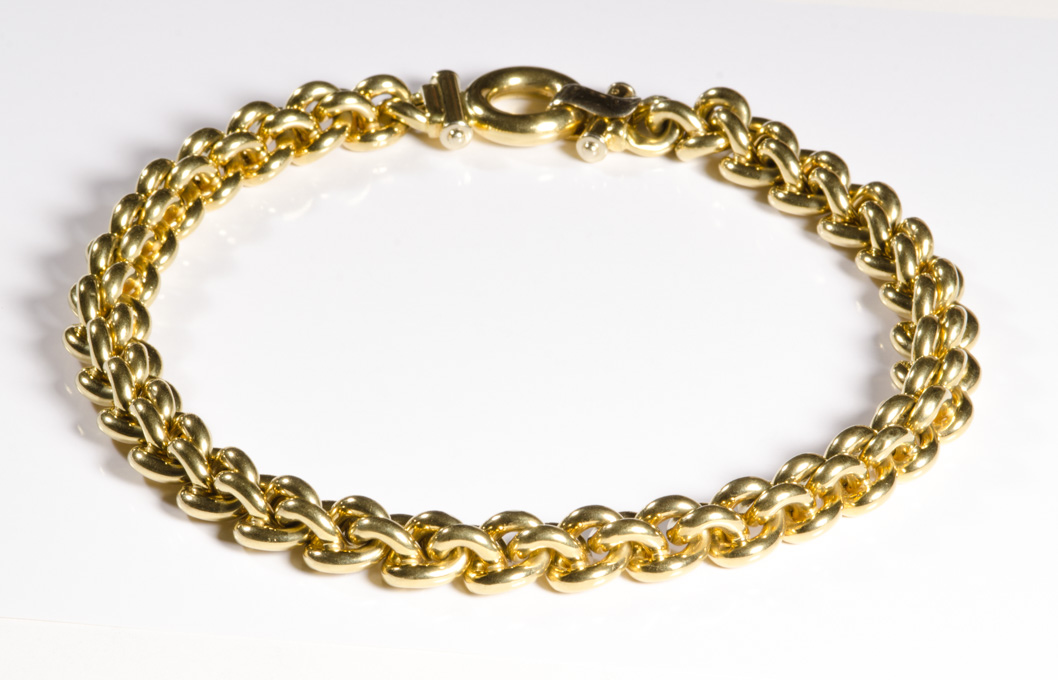 Appraisal: HEAVY ITALIAN EIGHTEEN KARAT GOLD CHAIN NECKLACE with ring and