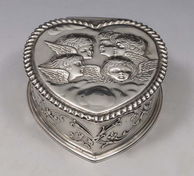 Appraisal: A LATE VICTORIAN SILVER HEART SHAPED TRINKET BOX the gadrooned