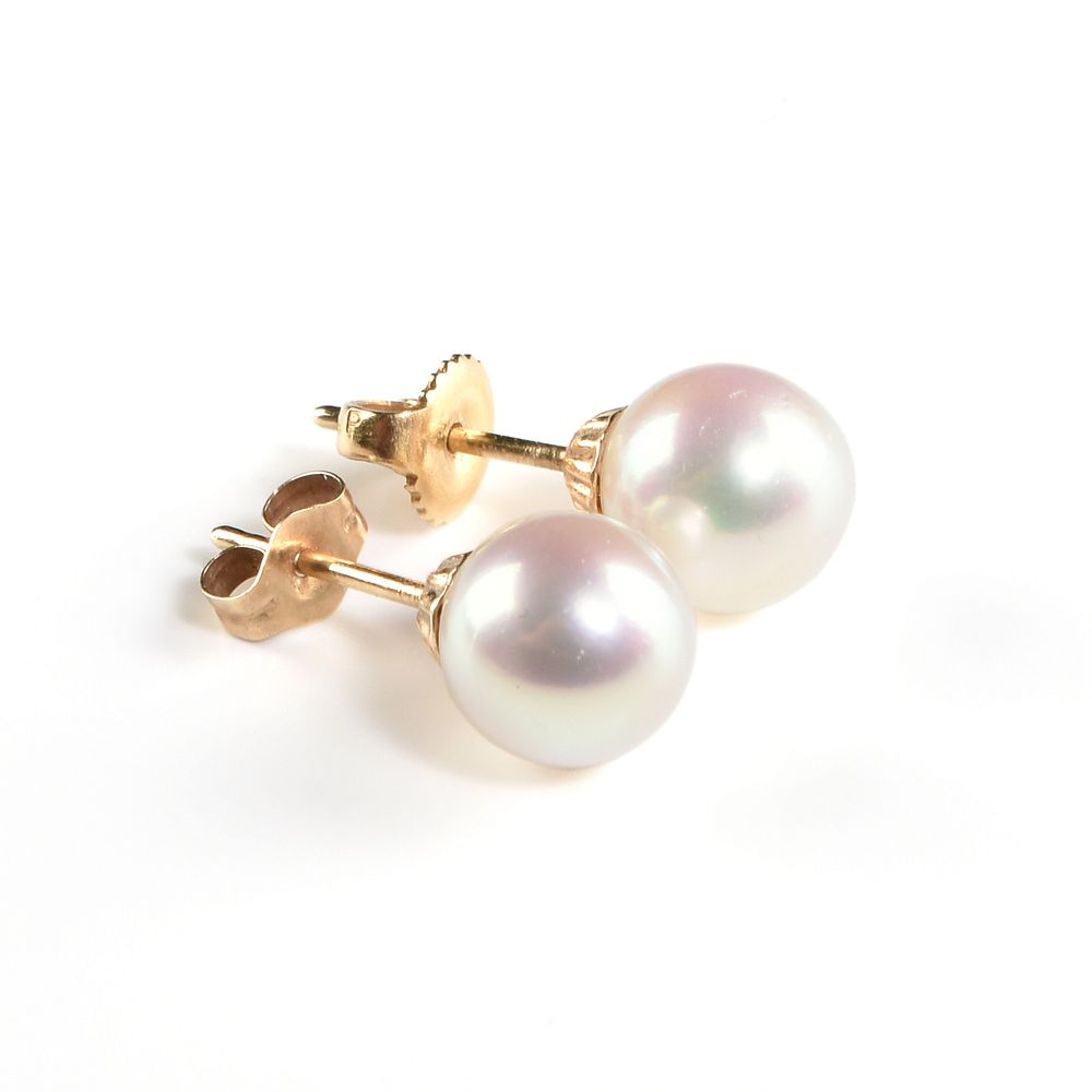 Appraisal: A PAIR OF VINTAGE K YELLOW GOLD AND PALE PINK