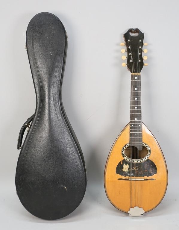 Appraisal: A Galiano roundback mandolin Italian Early th Century Roundback body