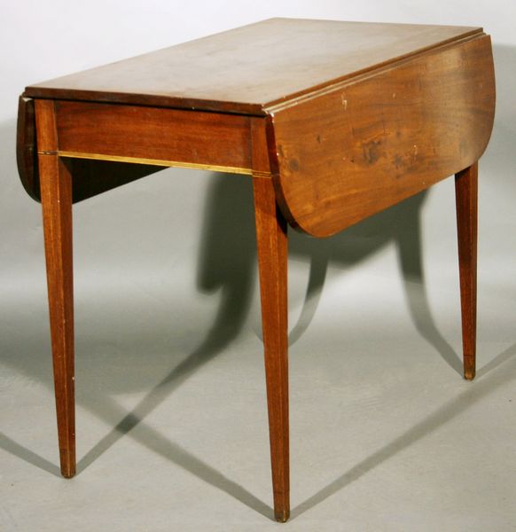 Appraisal: Early th Century Pembroke mahogany drop-leaf dining table with banded