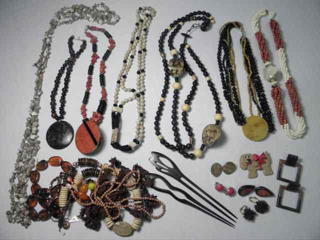 Appraisal: Tray lot of assorted ladies costume jewelry Includes mostly earth