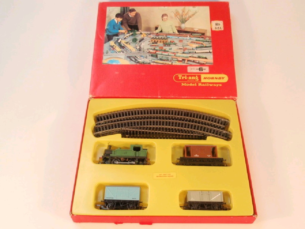 Appraisal: A Tri-ang Hornby H gauge RS train set boxed