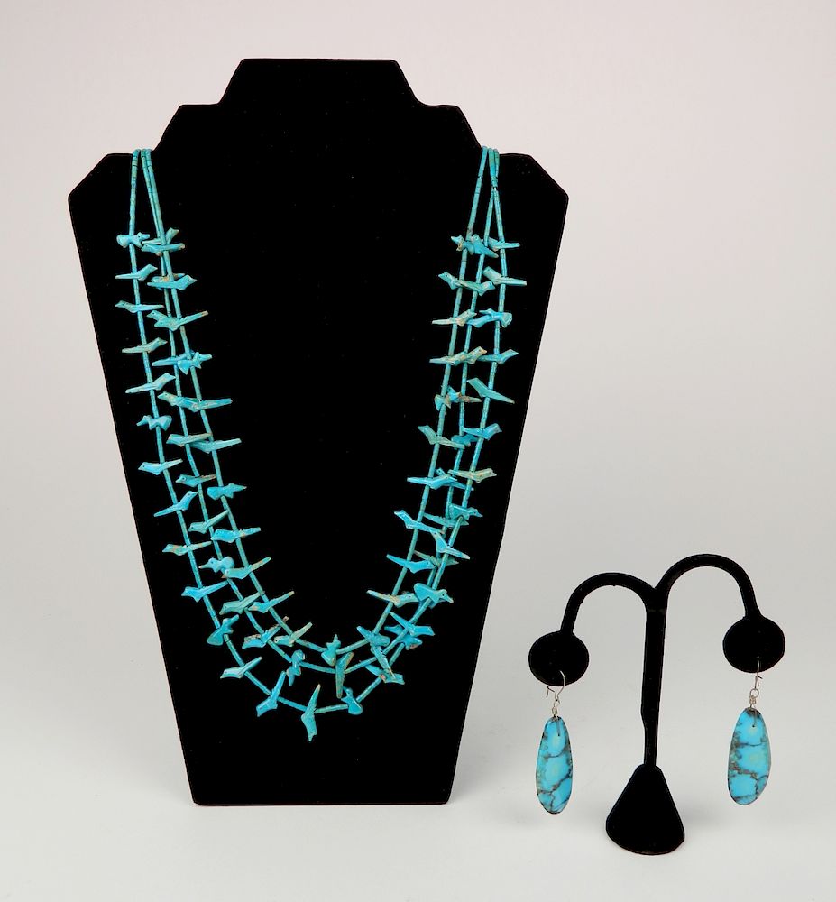 Appraisal: Turquoise Fetish necklace Turquoise Fetish necklace strand