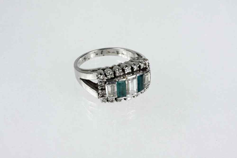 Appraisal: LADY'S RING - Vintage platinum diamond and emerald ring Set