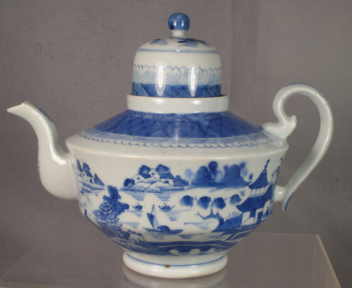 Appraisal: Chinese export porcelain Canton dome top teapot c minor bottom