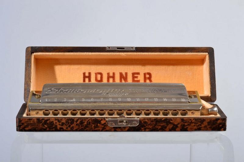 Appraisal: HARMONICA - HOHNER CHROMONICA