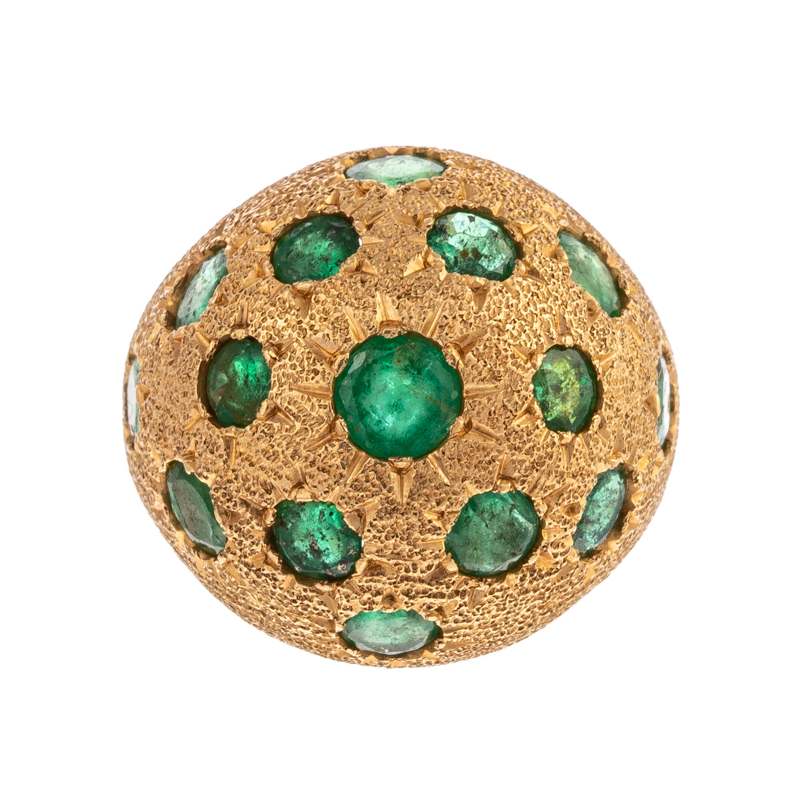 Appraisal: AN EMERALD DOME RING IN K K yellow gold ring