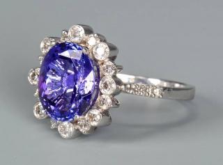 Appraisal: k Tanzanite and Diamond Ring k tanzanite and diamond ring