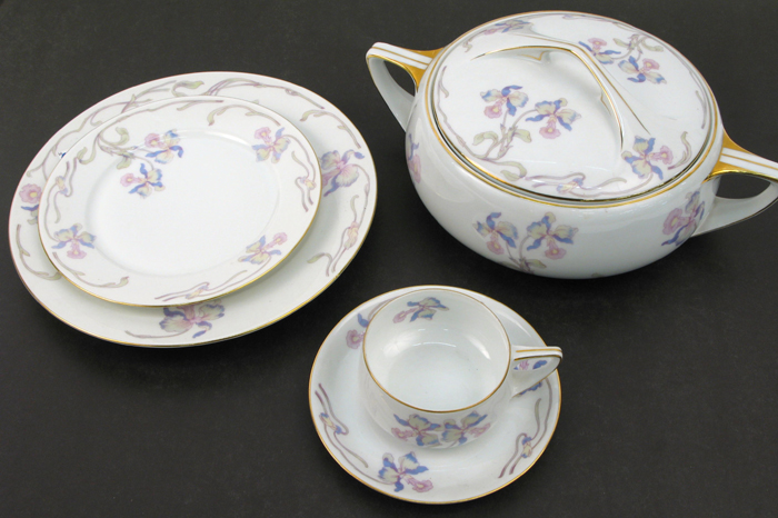 Appraisal: A PIECE CZECH BOHEMIA CHINA SET in an Art Nouveau