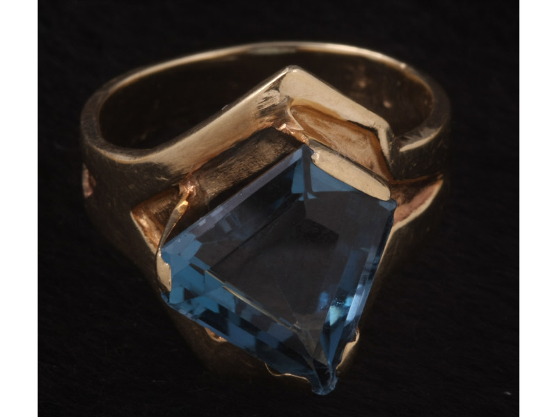 Appraisal: k Yellow Gold Topaz Ring featuring one fancy cut London