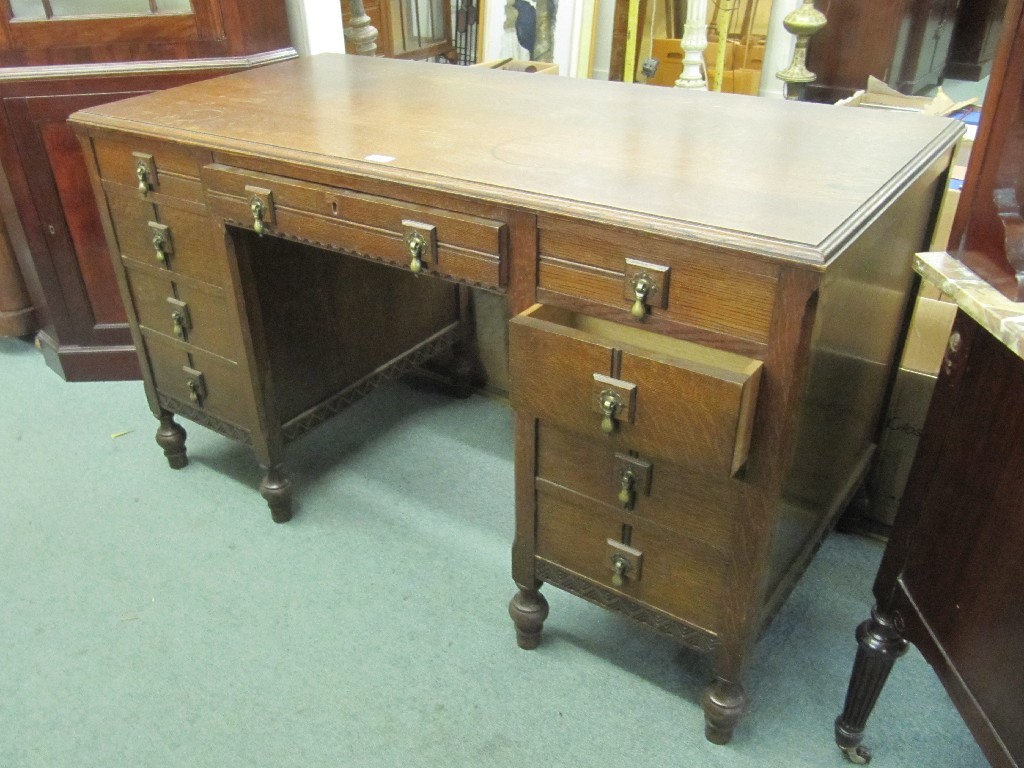 Appraisal: Oak kneehole desk