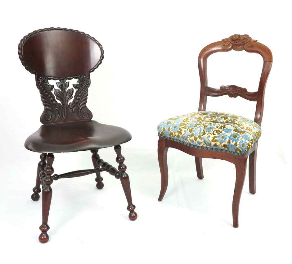 Appraisal: VICTORIAN CARVED PARLOR CHAIRS To include Carved back with rope