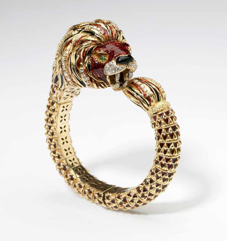 Appraisal: K gold and red enamel hinged with a lion's head