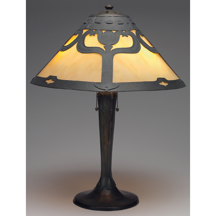 Appraisal: Handel lamp bronzed metal base holding a flaring shade in