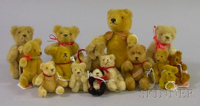 Appraisal: Fifteen Small Plush Bears including thirteen articulated some Schuco