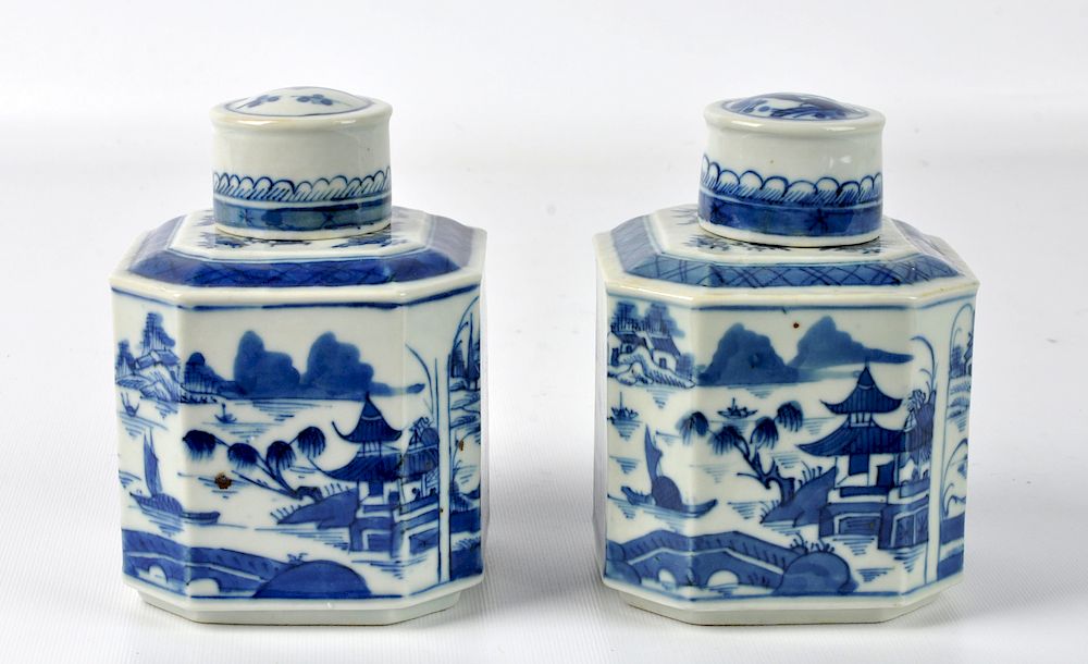 Appraisal: Pr Chinese Blue White Porcelain Tea Caddies Chinese porcelain lidded