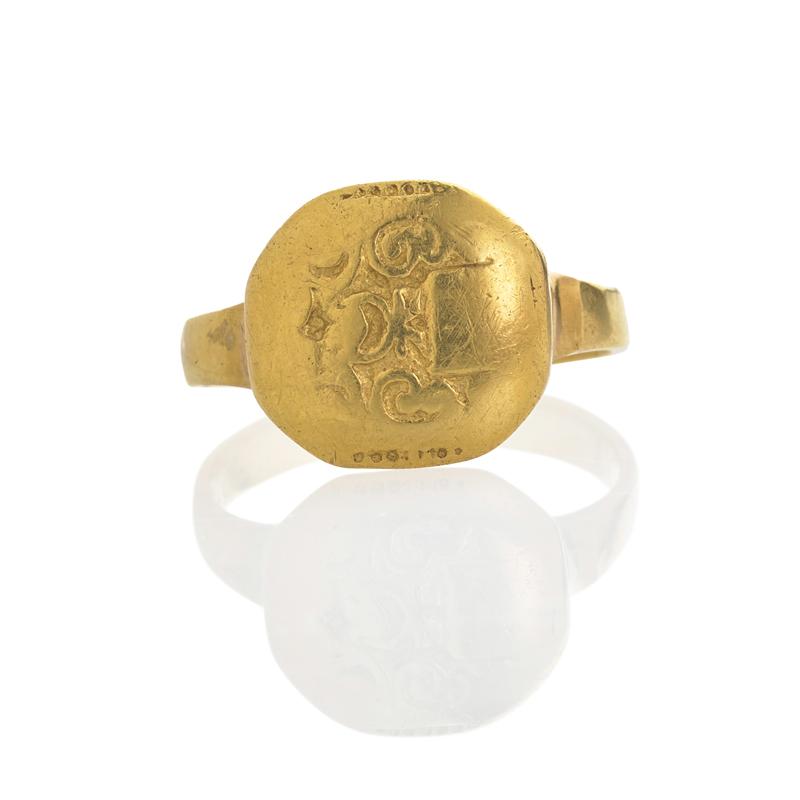 Appraisal: TH C DUTCH GOLD SIGNET OR MERCHANT'S RING Depicts family