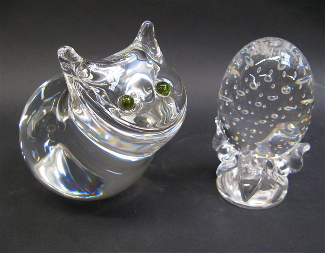 Appraisal: TWO SIGNED STEUBEN ART CRYSTAL ITEMS seated cat with green