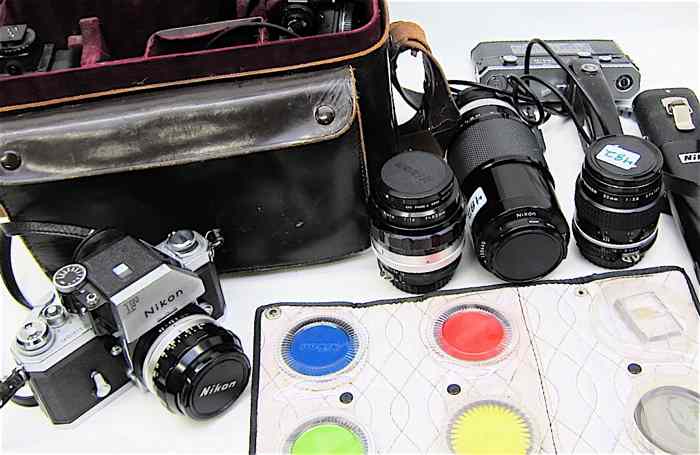 Appraisal: NIKON CAMERAS AND ACCESSORIES Nikon F body No with Photomic