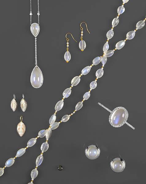 Appraisal: Designed in the Edwardian style featuring two pear-shaped cabochon moonstones