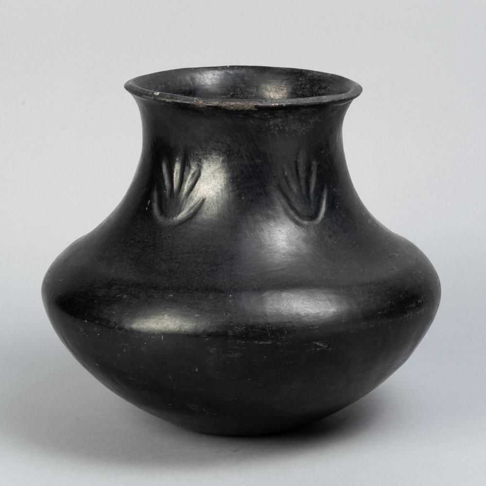 Appraisal: SANTA CLARA POT WITH BEAR PAW DESIGN CA - Santa