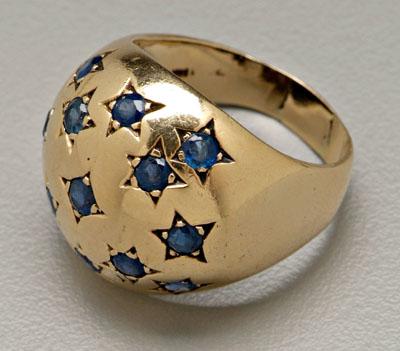 Appraisal: Gold sapphire ring kt yellow gold domed ring accented with