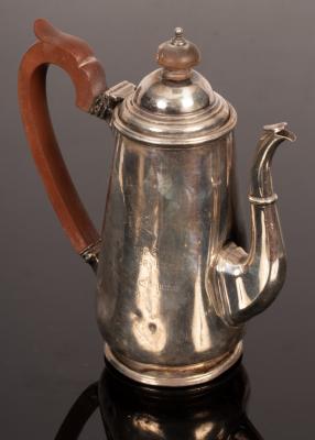 Appraisal: A small silver coffee pot London with presentation inscription cm