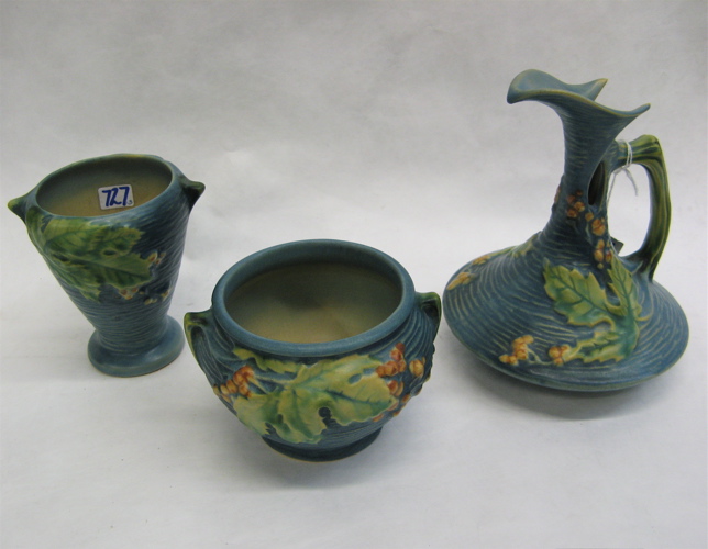 Appraisal: THREE AMERICAN ROSEVILLE ART POTTERY PIECES in the Bushberry pattern