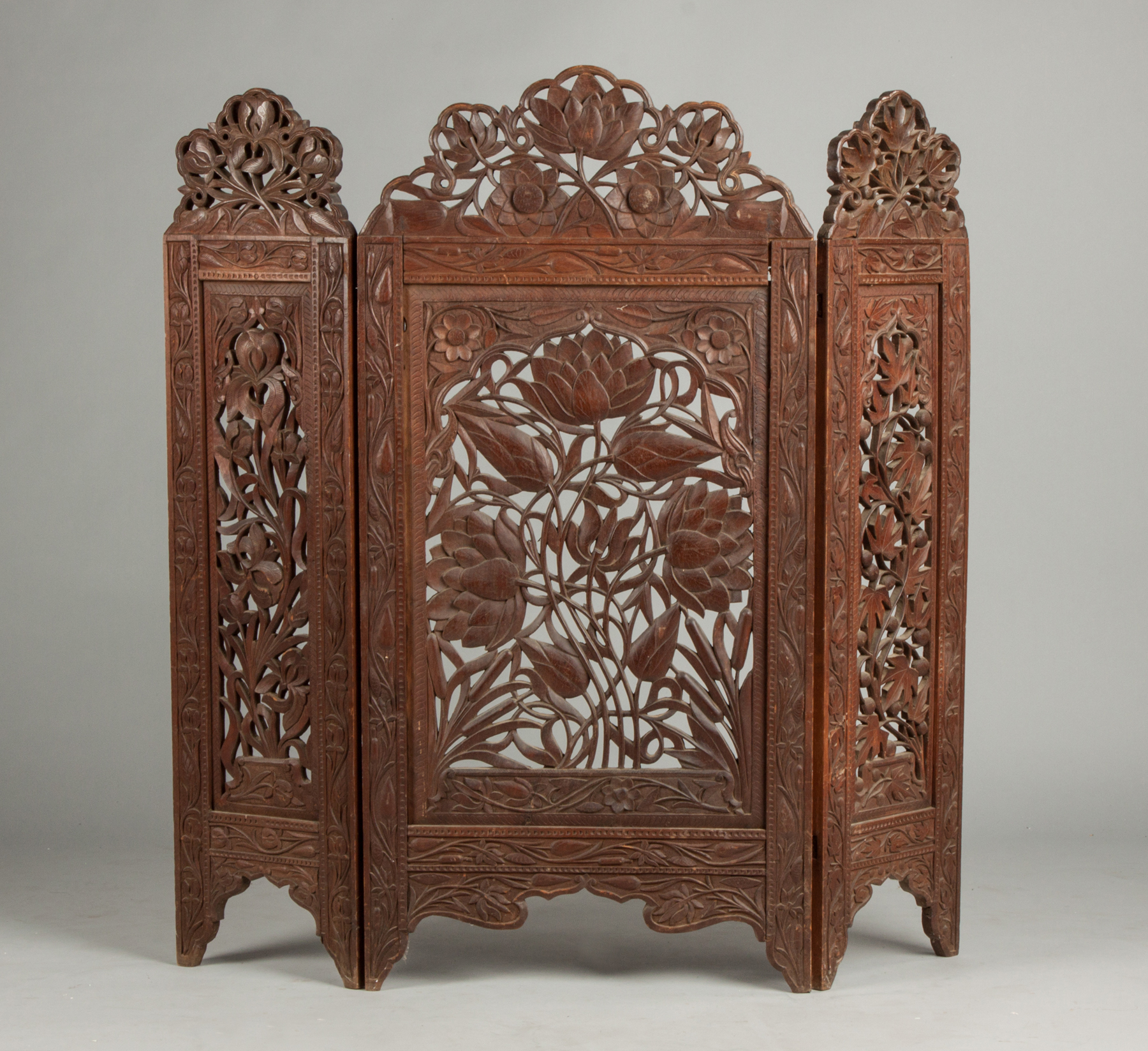 Appraisal: Pierce Carved Fire Screen th cent With flowers