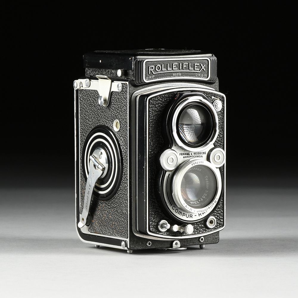 Appraisal: A GERMAN ROLLEIFLEX AUTOMAT MEDIUM FORMAT TWIN LENS REFLEX CAMERA