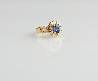 Appraisal: Lady's K Yellow Gold Dinner Ring with an oval Lady's