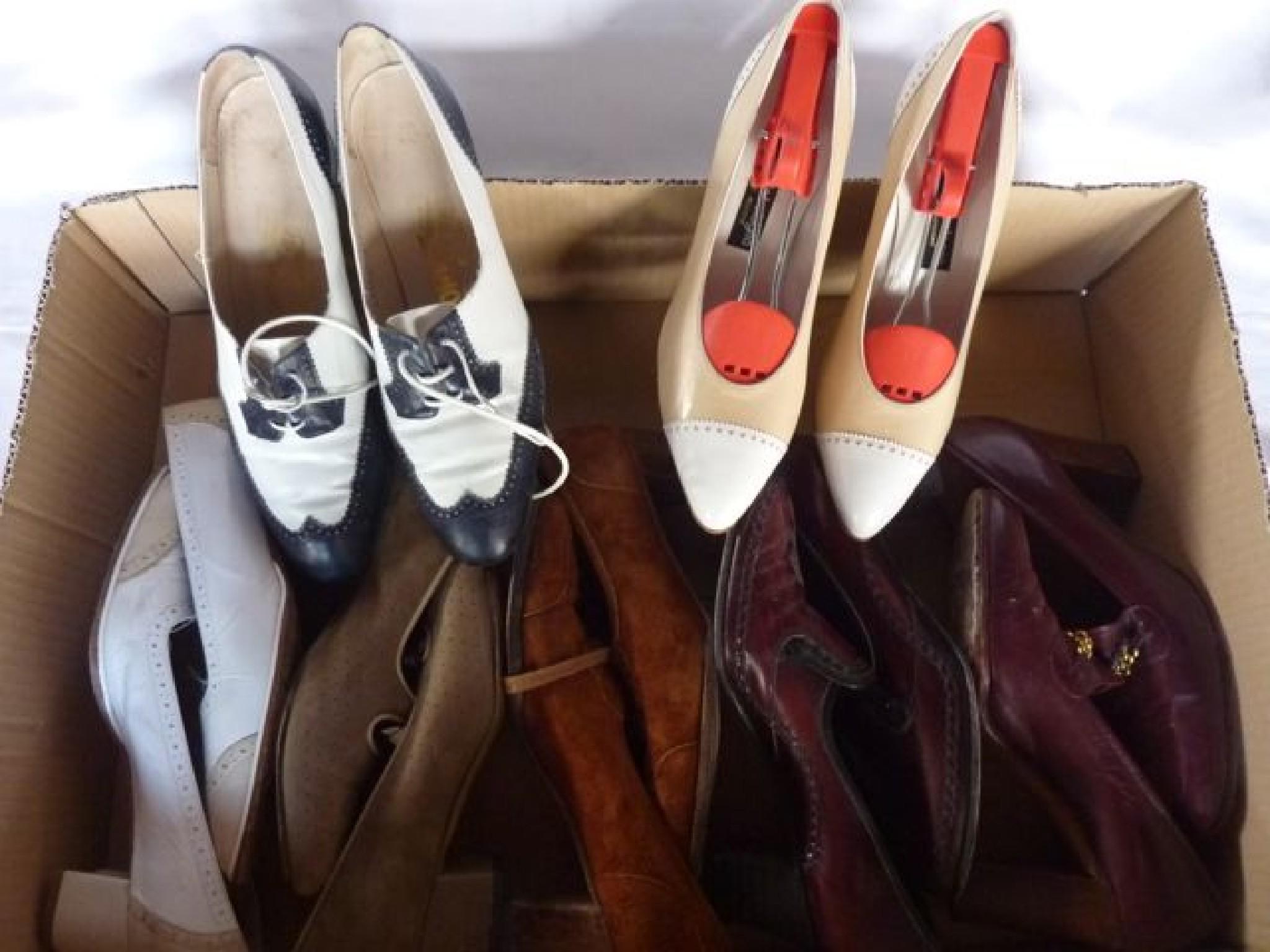 Appraisal: A quantity of ladies good quality shoes including many pairs