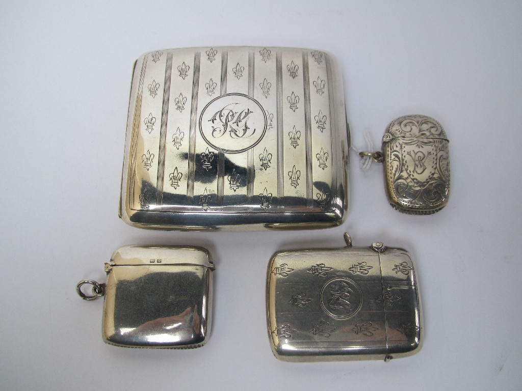 Appraisal: A lot comprising a silver cigarette case and three silver