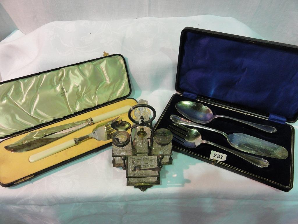 Appraisal: A cased set of Walker Hall silver plated fish servers